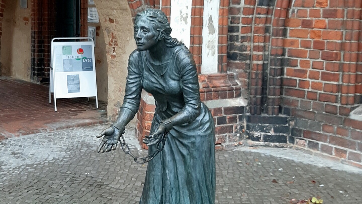 Grete-Minde-Statue in Tangermünde