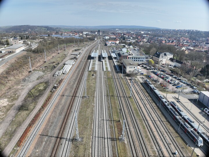 Bahnhof Sangerhausen: Hier entsteht ein 740 Meter langes Überholgleis für Güterzüge Foto: DB E&C 