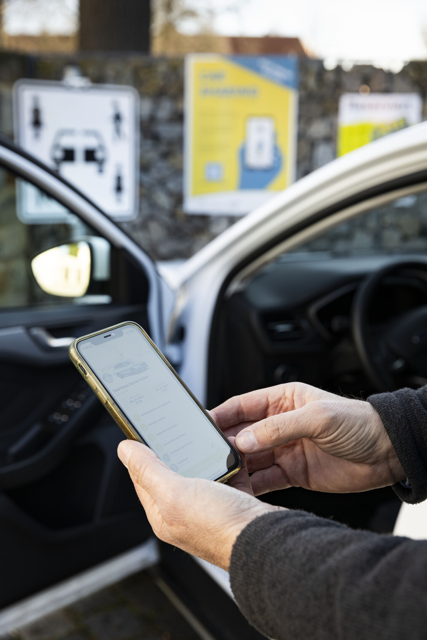 Auto per App: Die Buchung erfolgt bequem per Handy.