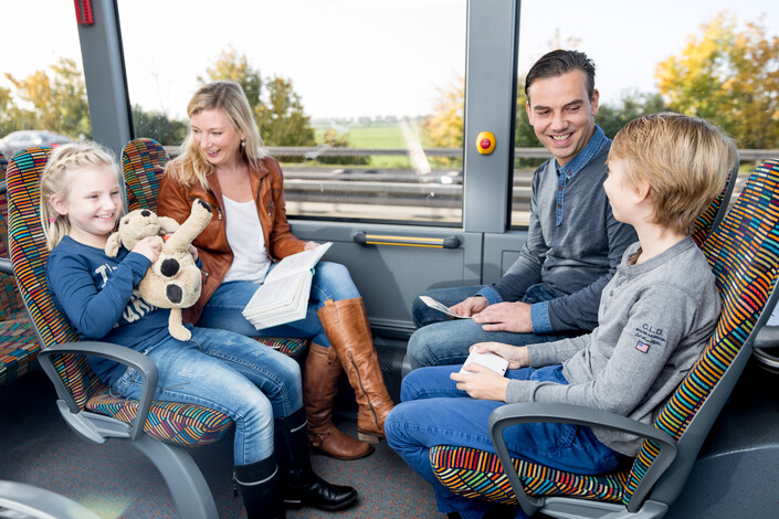 Familie im Bus Familie im Bus