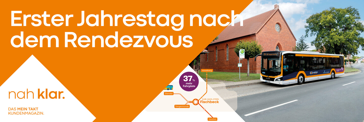 Ein Bus mit schwarzen und orangen Streifen gührt auf eine ländliche Bushaltestelle zu. Ein Grafik stellt die Roten des ELbehavelsterns dar und verweist in einem lilafarbenen Kreis auf 37% mehr Fahrgäste. Neben den Bildern steht der Schriftzug ‚Erster Jahrestag nach dem Rendezvouz ‘